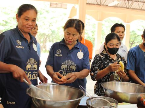 โครงการอบรมส่งเสริมอาชีพระยะสั้น หลักสูตรการทำปลาส้มไร้กาง และเค้กกล้วยหอม