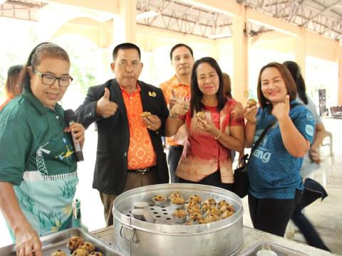 โครงการอบรมส่งเสริมอาชีพระยะสั้น หลักสูตรการทำปลาส้มไร้กาง และเค้กกล้วยหอม
