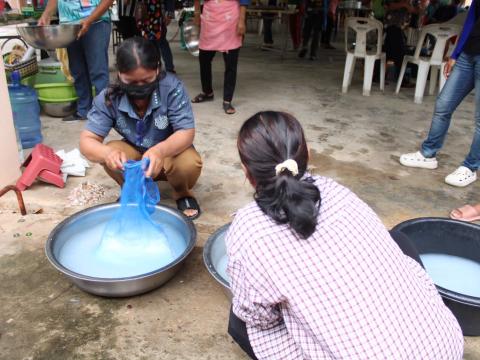 โครงการอบรมส่งเสริมอาชีพระยะสั้น หลักสูตรการทำปลาส้มไร้กาง และเค้กกล้วยหอม